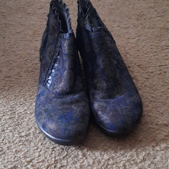 Alegria Shoes - Never worn